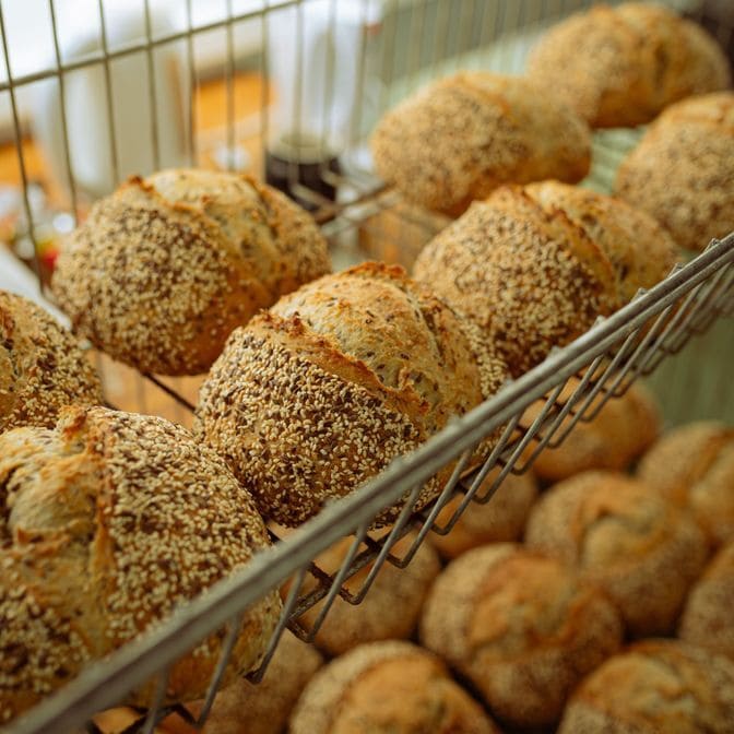 Хлеб пшеничный с семенами на закваске 700гр Глуховка